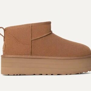 Ugg Platform mini boot